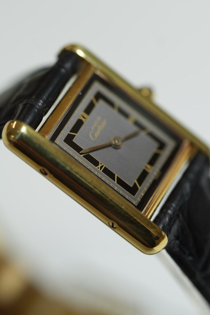 カルティエ　マストタンク　修理　拡大写真（左）