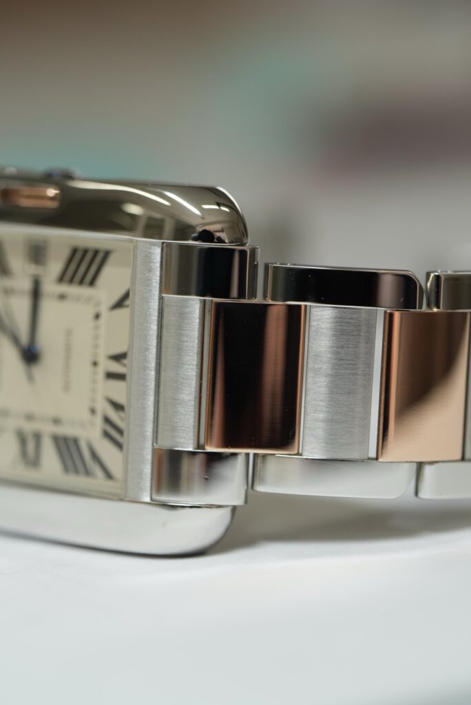 カルティエ　タンクアングレーズ　外装研磨