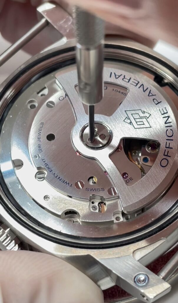 パネライ　ルミノール　P9000　時計修理